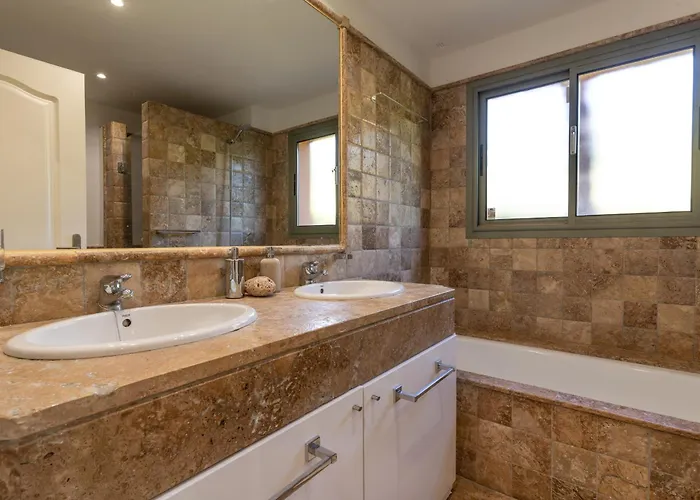 Benatalaya Golf Views * Estepona